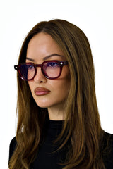 Loculia Rosso side view on female model