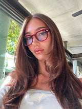 Loculia Rosso on model